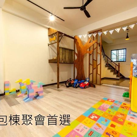 安平宜居包棟 Ktv 民宿-依人數開放房型 ไถหนาน ภายนอก รูปภาพ